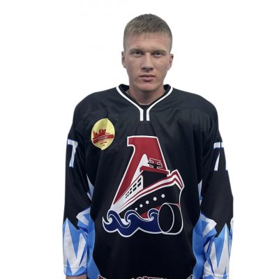 Петров  Максим  Евгеньевич